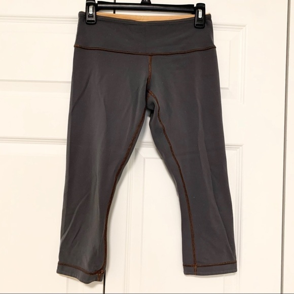 Lululemon Cropped Gray Leggings Size 6 - Picture 2 of 4